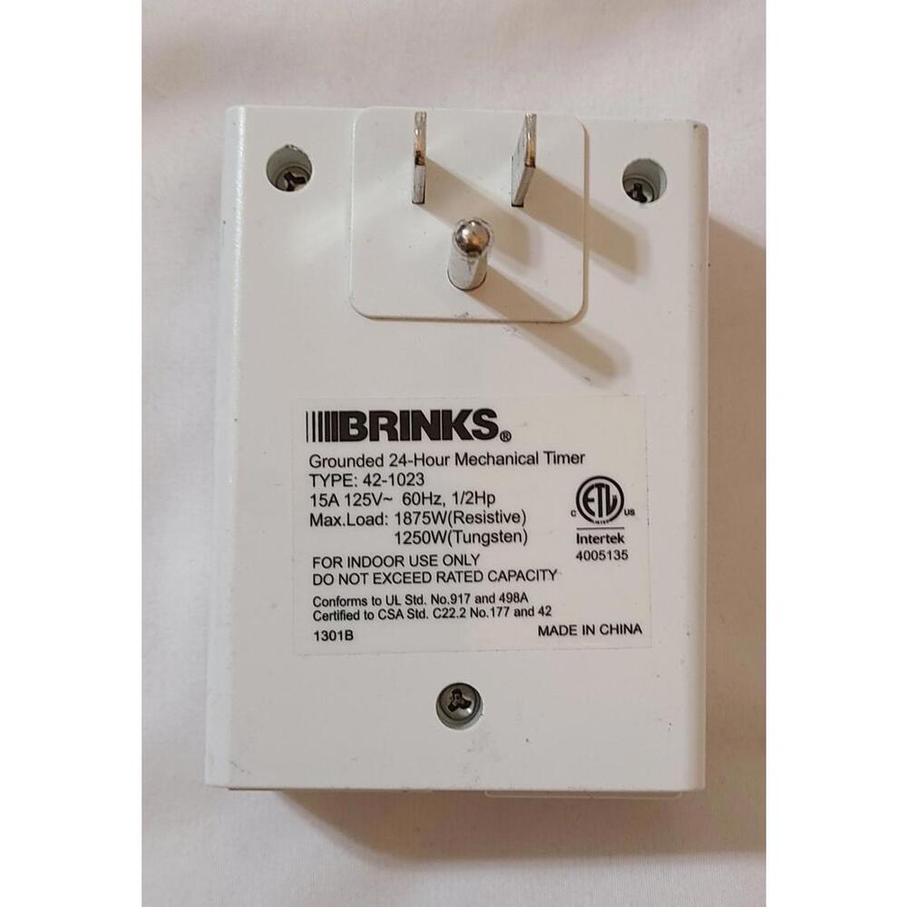 Brinks Grounded Heavy Duty 24 Hour Mechanical 3 Prong Timer D42-1023 Indoor Use - Picture 2 of 4